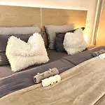 Seasons Apartament *